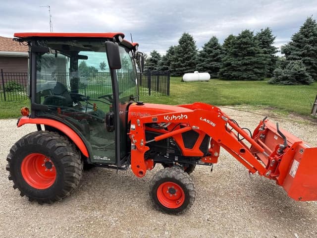 Image of Kubota LX2610 equipment image 1