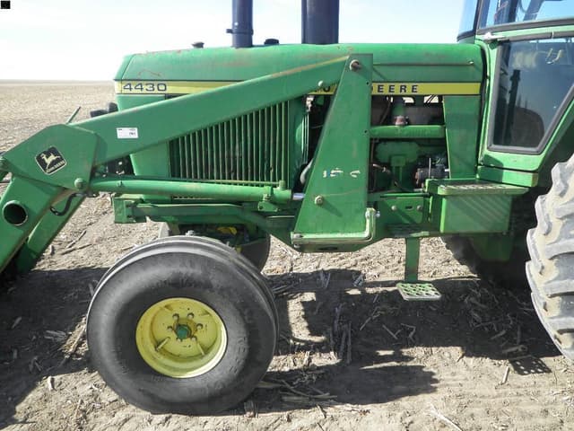 Image of John Deere 4430 equipment image 4