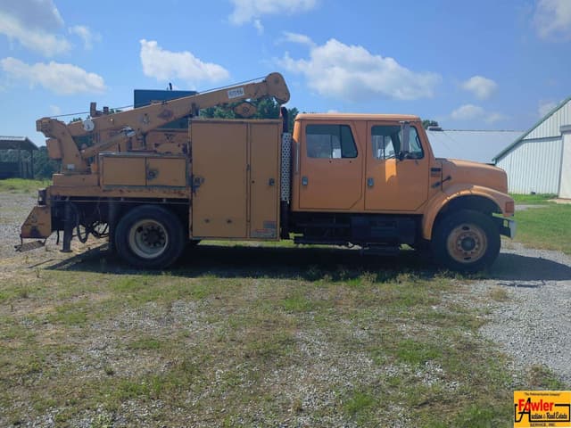 Image of International 4700 equipment image 3