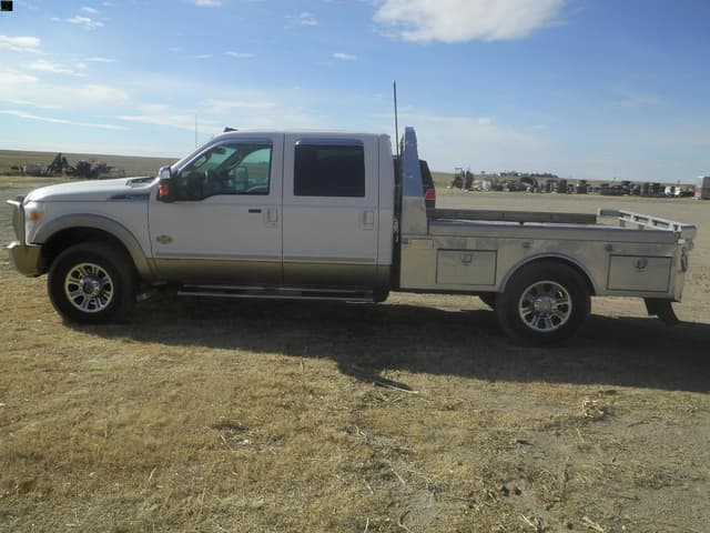 Image of Ford F-350 equipment image 3