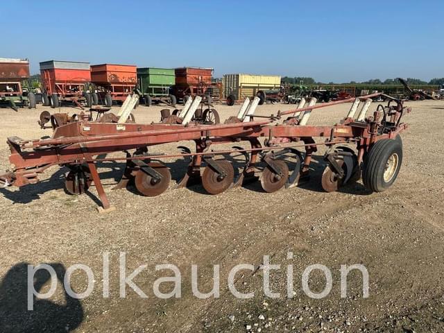 Image of International Harvester 710 equipment image 2