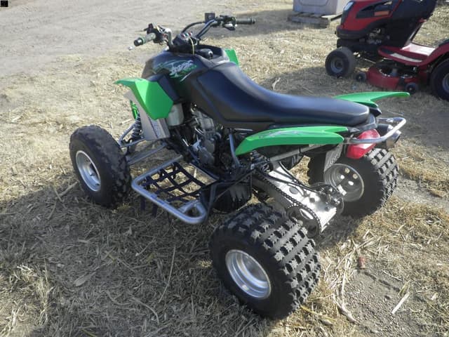 Image of Arctic Cat DVX400 equipment image 2