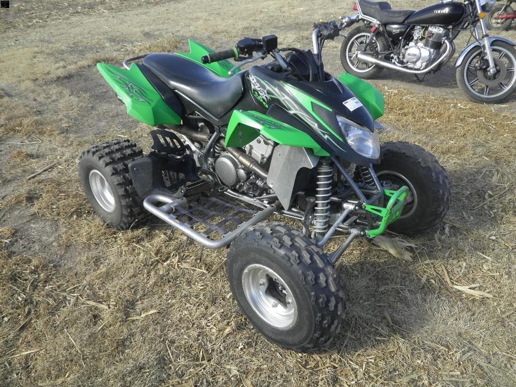Image of Arctic Cat DVX400 Primary image