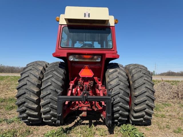 Image of International Harvester 1466 equipment image 2