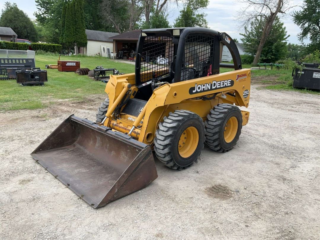 Image of John Deere 250 Series II Primary image