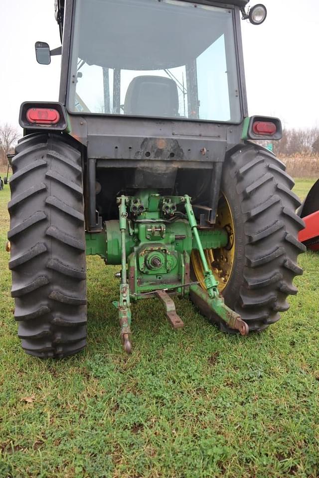 Image of John Deere 2940 equipment image 2