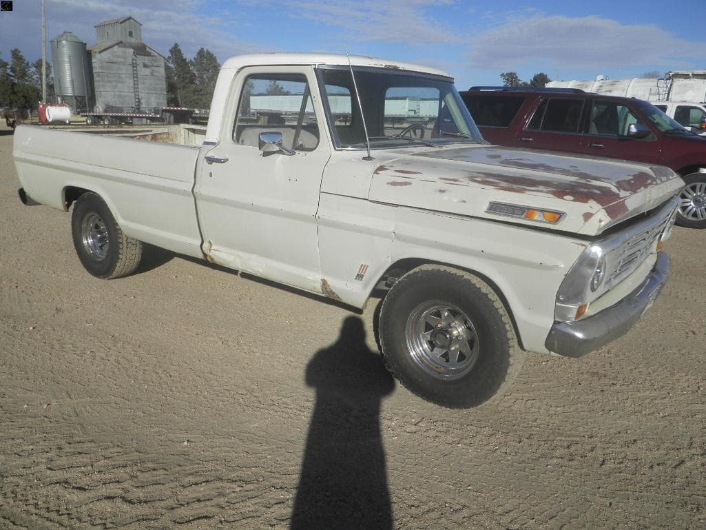 Image of Ford F-100 Primary image