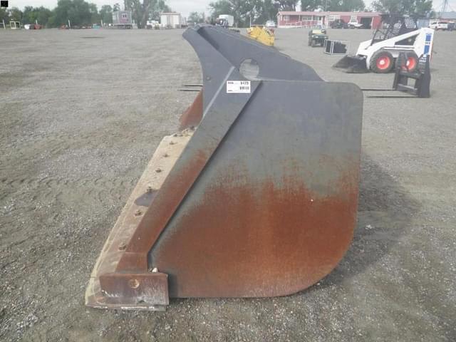 Image of John Deere GM 5.7L equipment image 4
