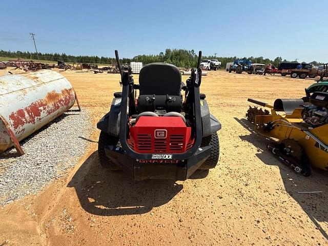 Image of Gravely Pro-Turn 252 equipment image 4
