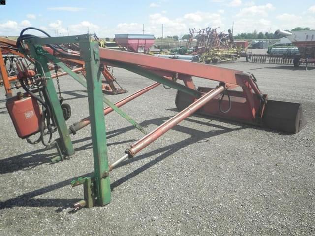 Image of Farmhand F-11 equipment image 3