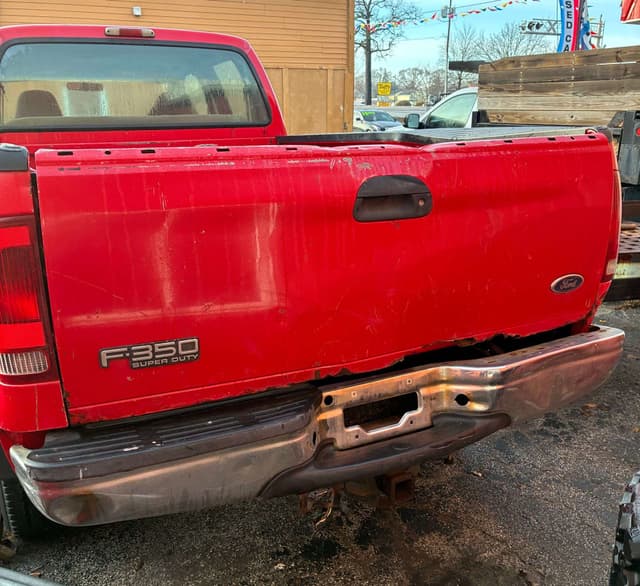 Image of Ford F-350 equipment image 4