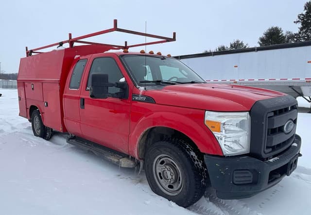 Image of Ford F-350 equipment image 3