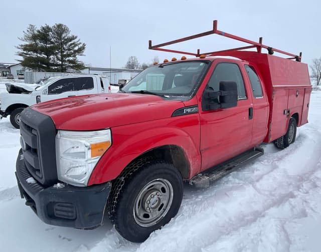 Image of Ford F-350 equipment image 4