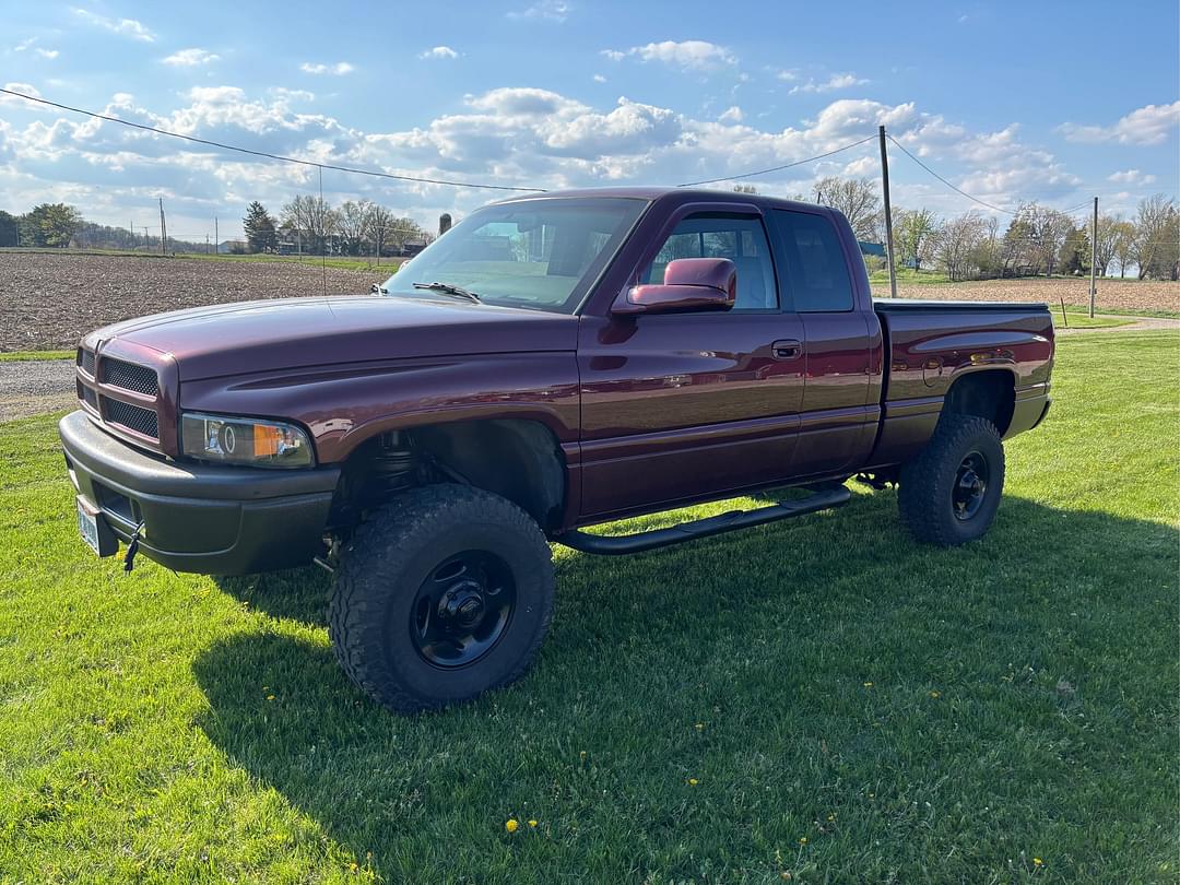 Image of Dodge Ram 2500 Primary image