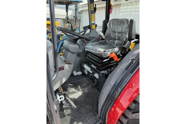 Image of Massey Ferguson 1840M equipment image 3