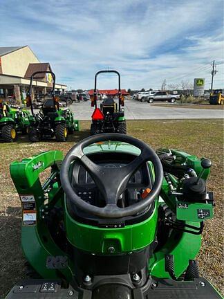 Image of John Deere 3038E equipment image 3