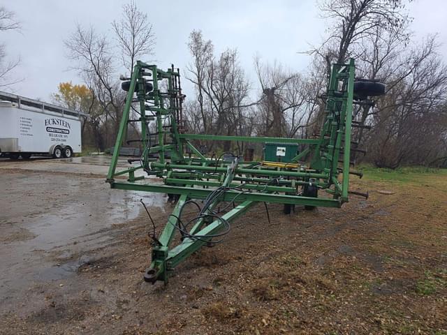 Image of John Deere 1000 equipment image 1