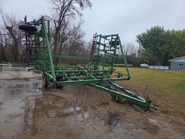 Image of John Deere 1000 equipment image 3