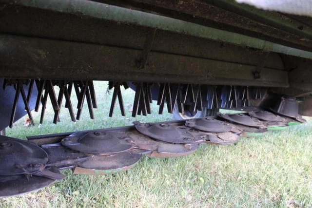 Image of John Deere 1327 equipment image 2