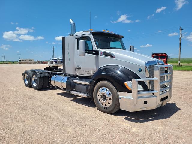 Image of Kenworth T680 equipment image 1