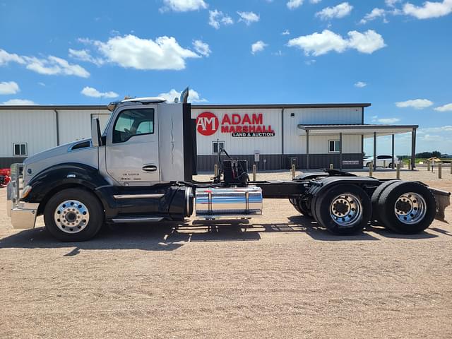 Image of Kenworth T680 equipment image 4