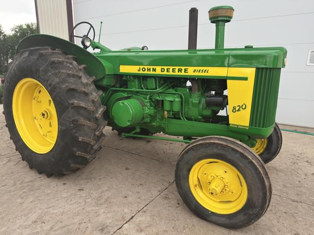 Image of John Deere 820 equipment image 1