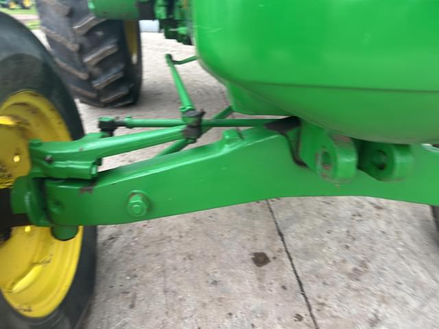 Image of John Deere 820 equipment image 3