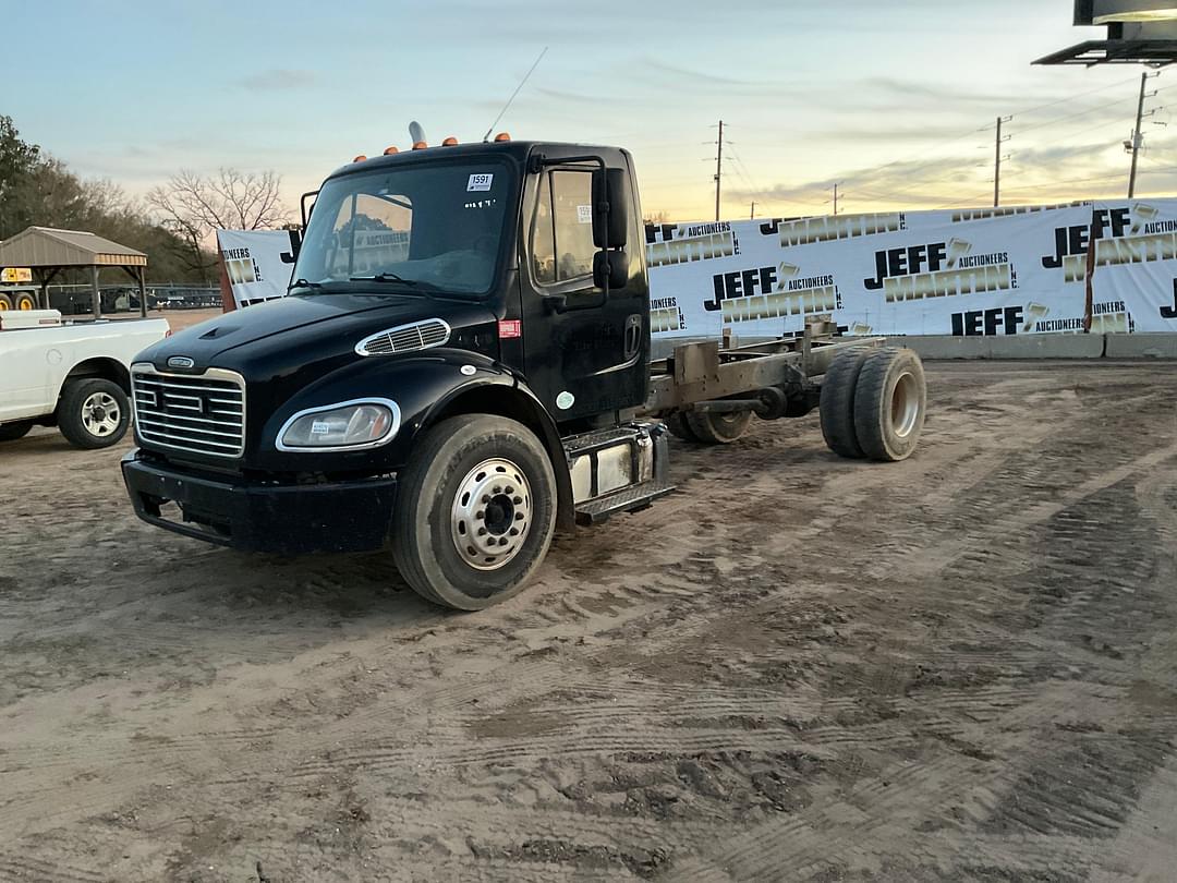 Image of Freightliner M2 Primary image