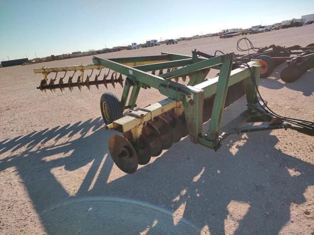 Image of John Deere 340 equipment image 3