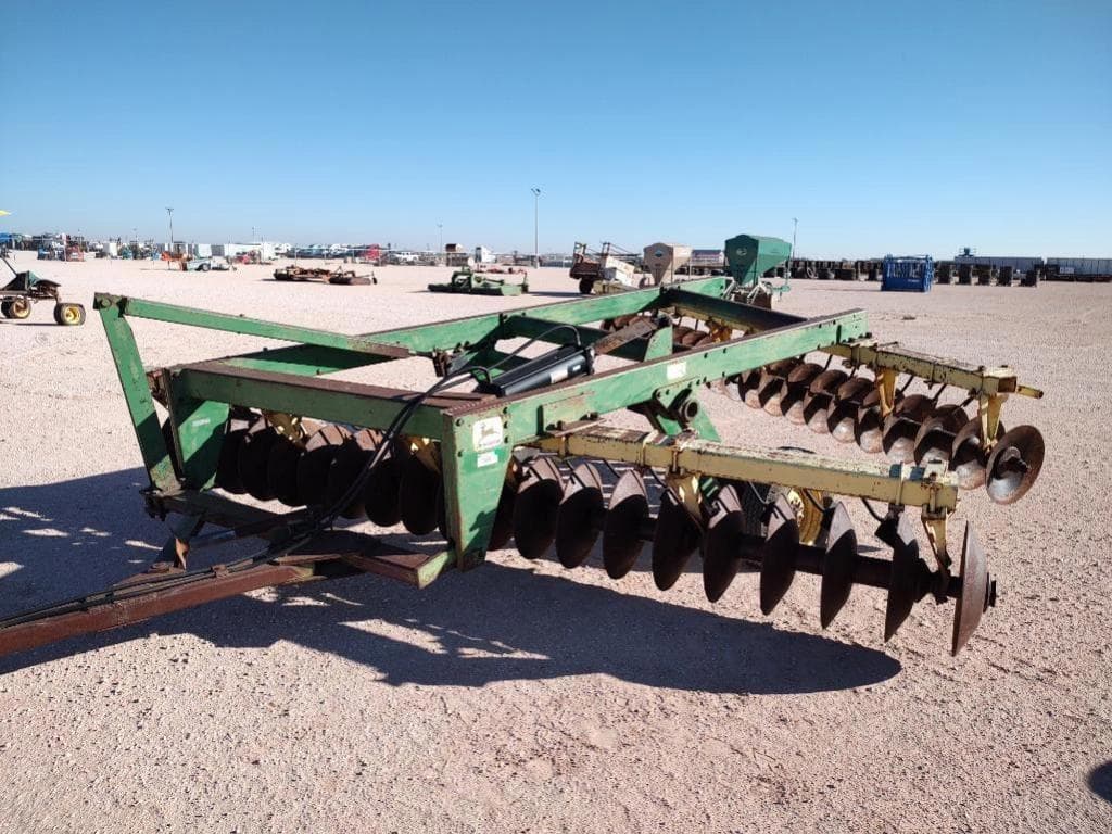 Image of John Deere 340 Primary image