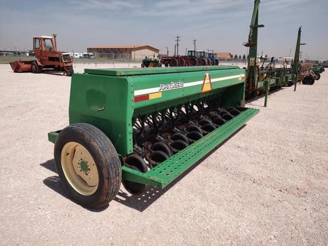 Image of John Deere 450 equipment image 1