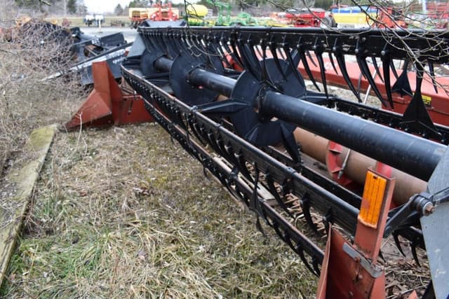 Image of International Harvester 820 equipment image 4