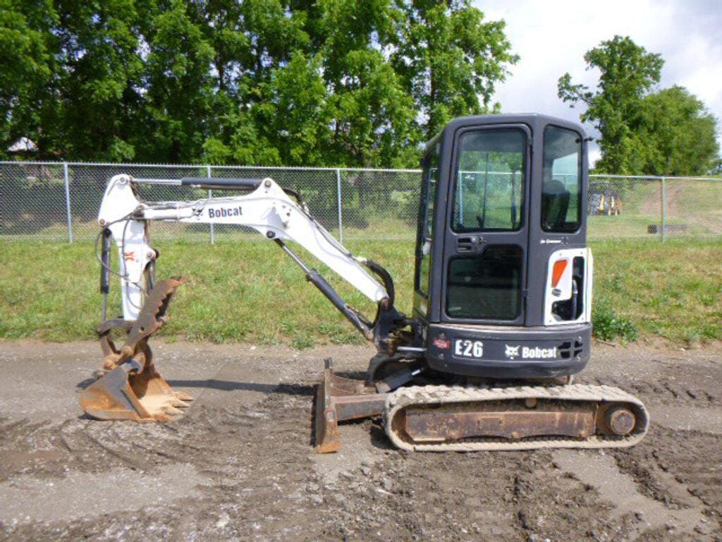 Main image Bobcat E26