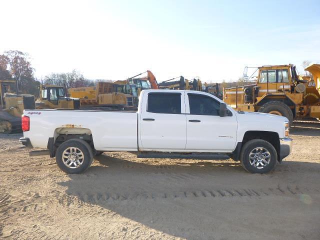 Image of Chevrolet 2500 equipment image 2