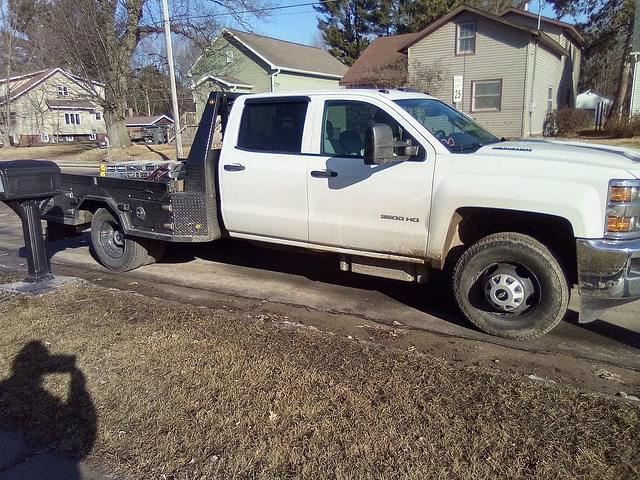 Image of Chevrolet 3500HD equipment image 4