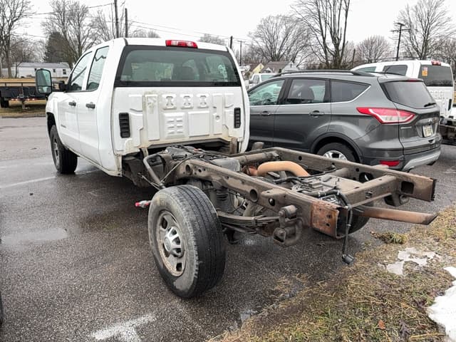 Image of Chevrolet 2500 equipment image 3