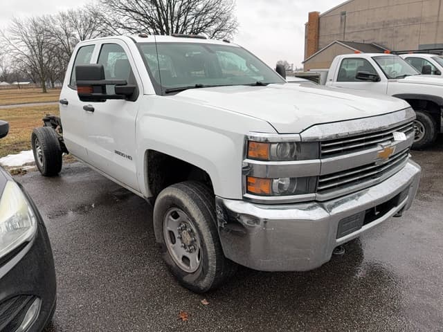 Image of Chevrolet 2500 equipment image 1