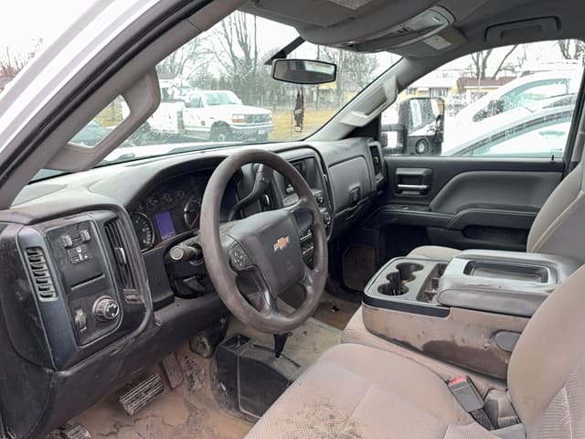 Image of Chevrolet 2500 equipment image 4