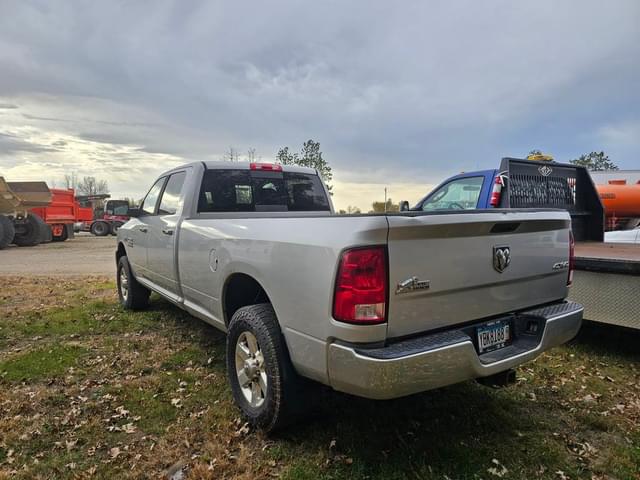 Image of Dodge Ram 3500 equipment image 2