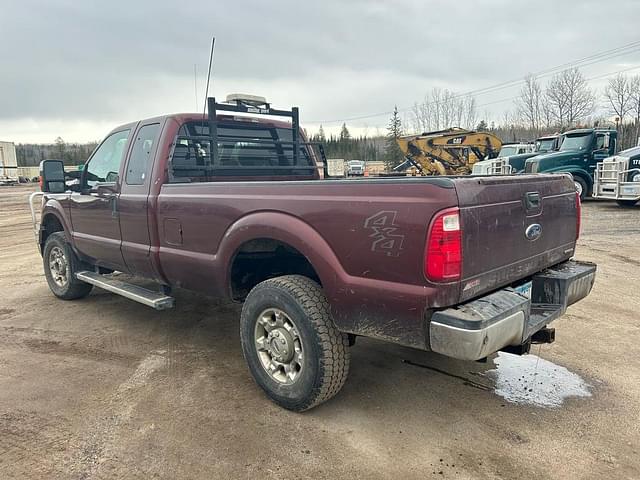 Image of Ford F-250 equipment image 2