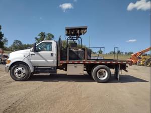 2015 Ford F-650 Image