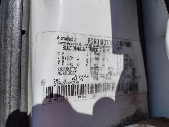 Image of Ford F-750 equipment image 4