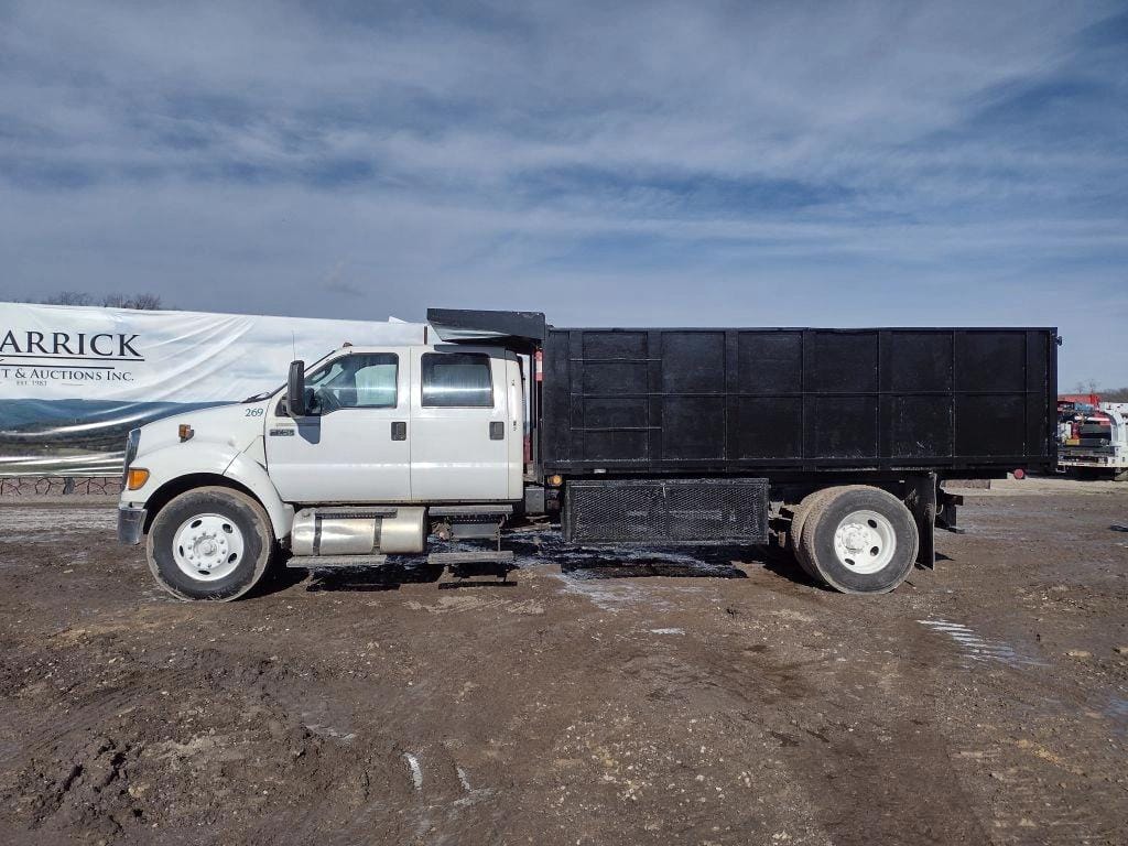 Ford F-750 Equipment Image0