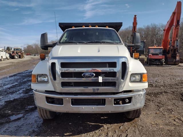 Image of Ford F-750 equipment image 1
