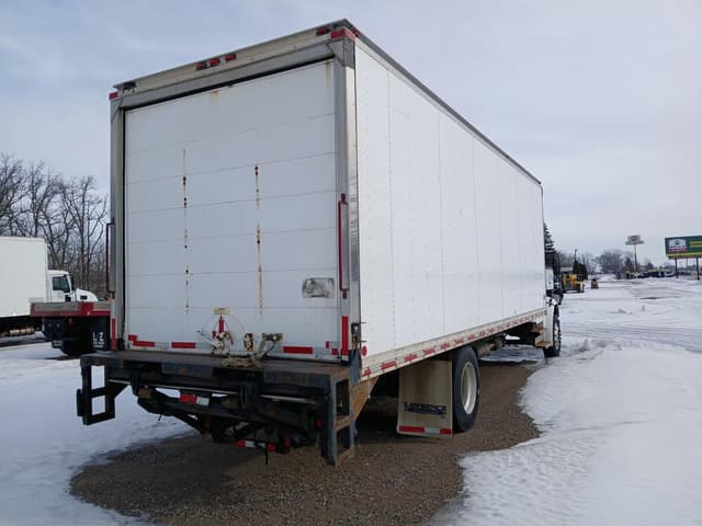 Image of Freightliner M2 equipment image 4