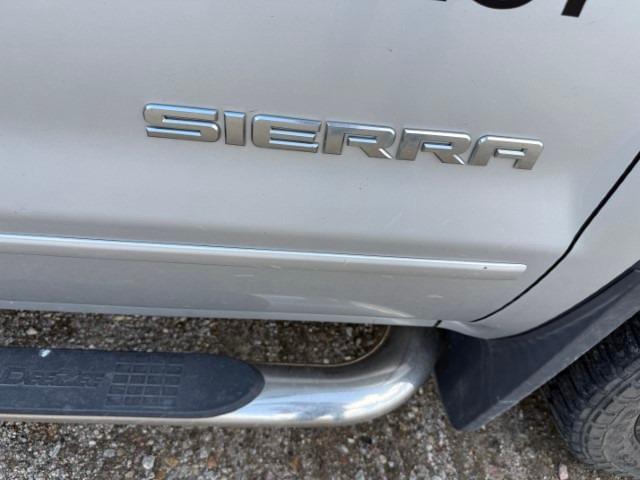 Image of GMC Sierra equipment image 3