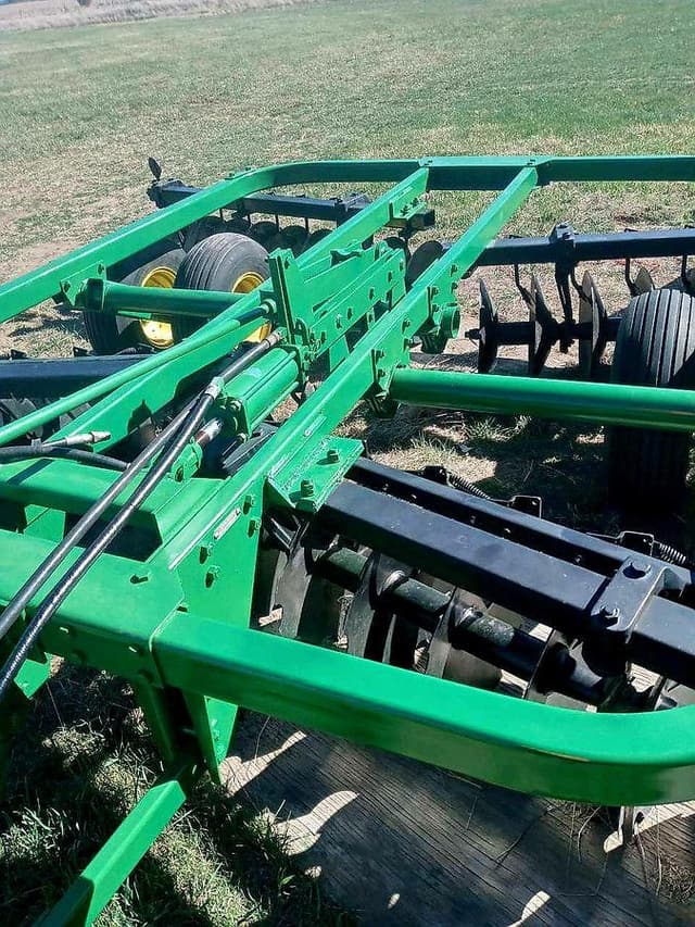 Image of John Deere 215 equipment image 4