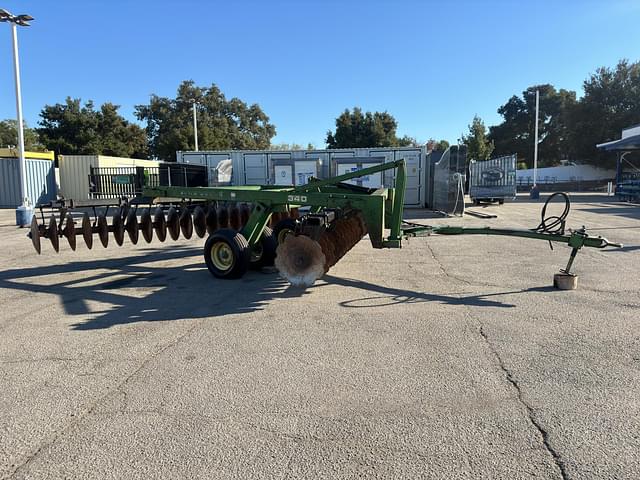 Image of John Deere 340 equipment image 1