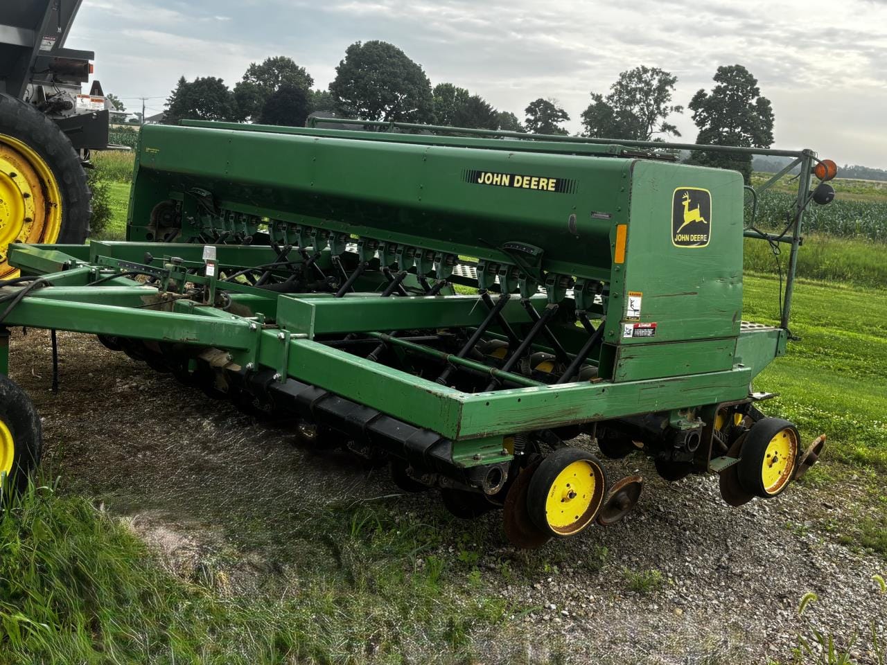 John Deere 750 Equipment Image0
