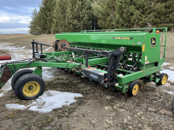 Main image John Deere 750